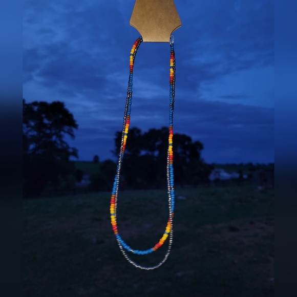 Western beaded necklace - Picture 3 of 3